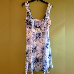 Beautiful vintage Connected Apparel floral Dress